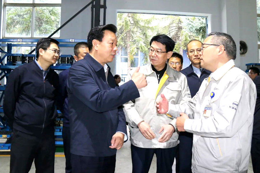 甘肅省副省長陳得信到長城電工天水兩戶企業(yè)調(diào)研